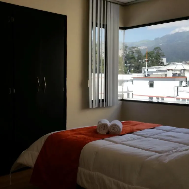 アパート Apartamento La Mariscal キト